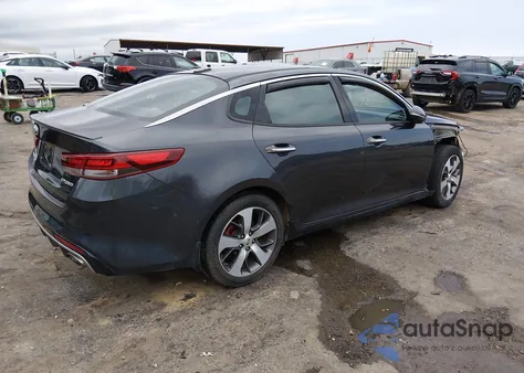 2017 Kia Optima Sx Turbo z USA, uszkodzony, nr VIN 5XXGW4L29HG159899